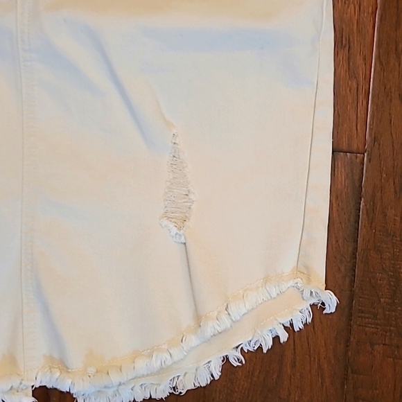 💥3for$12💥 Cato Cream Distressed Denim Skirt with Fringe Hem size 12 - Picture 3 of 8